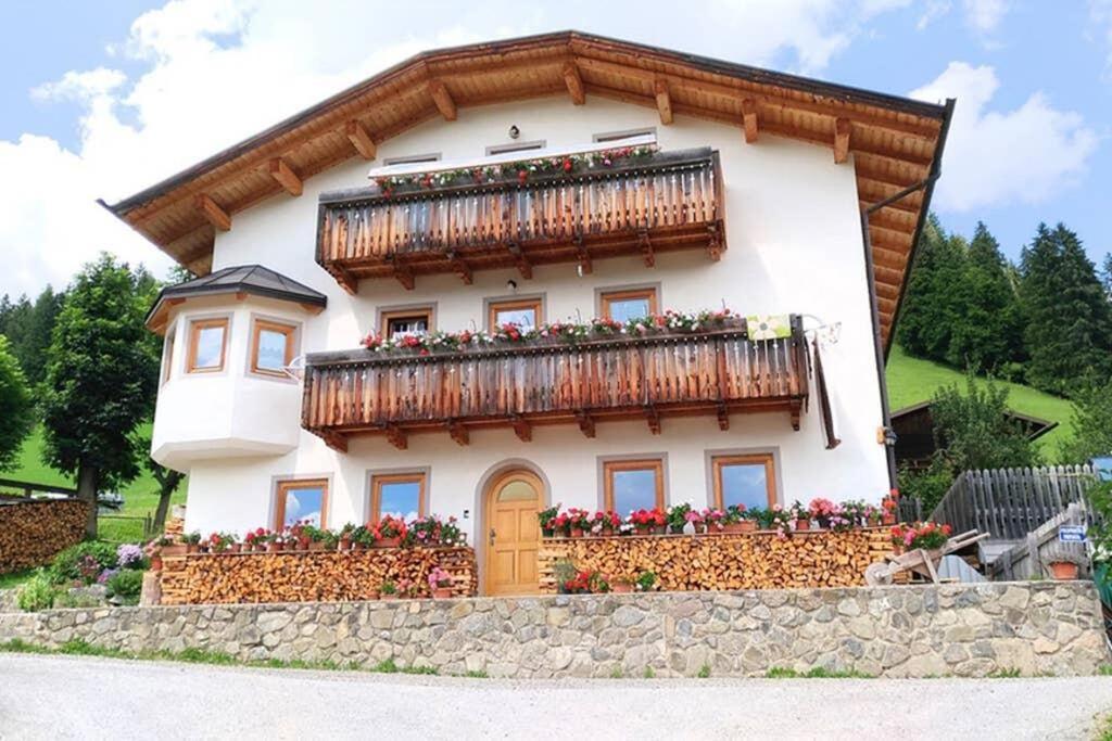 App. Monte Pore - Agriturismo La Majon コッレ・サンタ・ルチーア エクステリア 写真